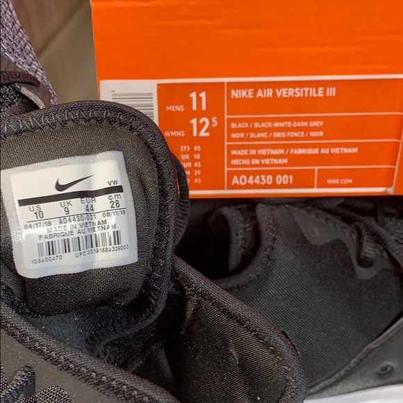 ❤️ Nike Air Versitile III black/black-white-dark g - Picture 6 of 8